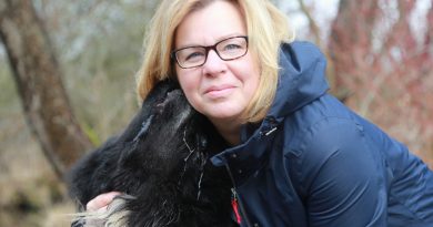 Stipendiatin Angela Zimmermann mit Hund