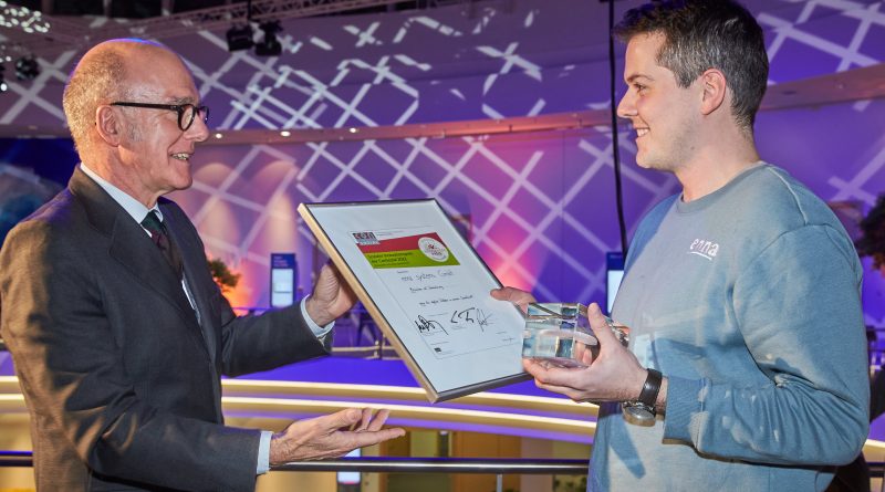 Tobias Bily von enna systems erhält den Sozialen Innovationspreis 2022.